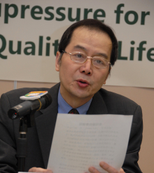 Dr Li Lei, Associate Professor of School of Chinese Medicine, Li Ka Shing Faculty of Medicine, HKU, points out that “Comfy Acupressure for the Elderly” can significantly improve physical domain and quality of sleep of frail elders, as well as their psychological well-being. It is therefore recommended to promote “Comfy Acupressure for the Elderly” as a complimentary treatment to the frail elders in the community.
